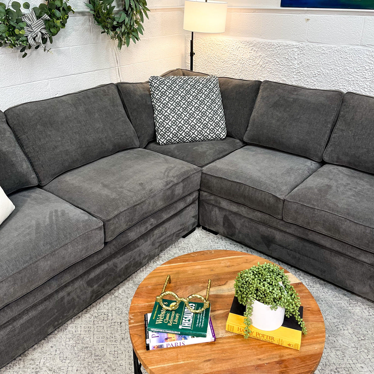 Jonathan Louis 3pc Sectional w/ queen sleeper - Pull Up A Couch