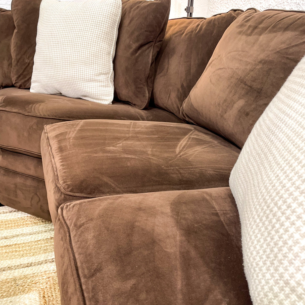 La-z-boy 5pc Sectional w/Chaise and Wedge - Pull Up A Couch