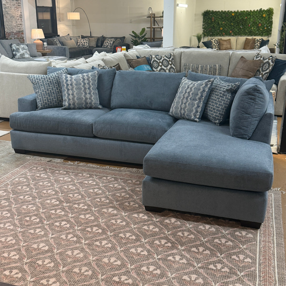 Glendale Sectional w/ Chaise (2pc)