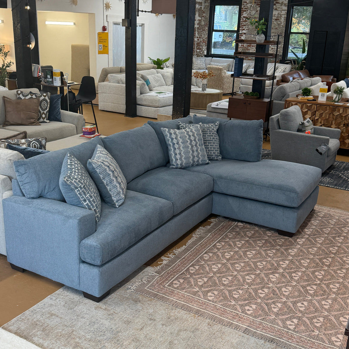 Glendale Sectional w/ Chaise (2pc)