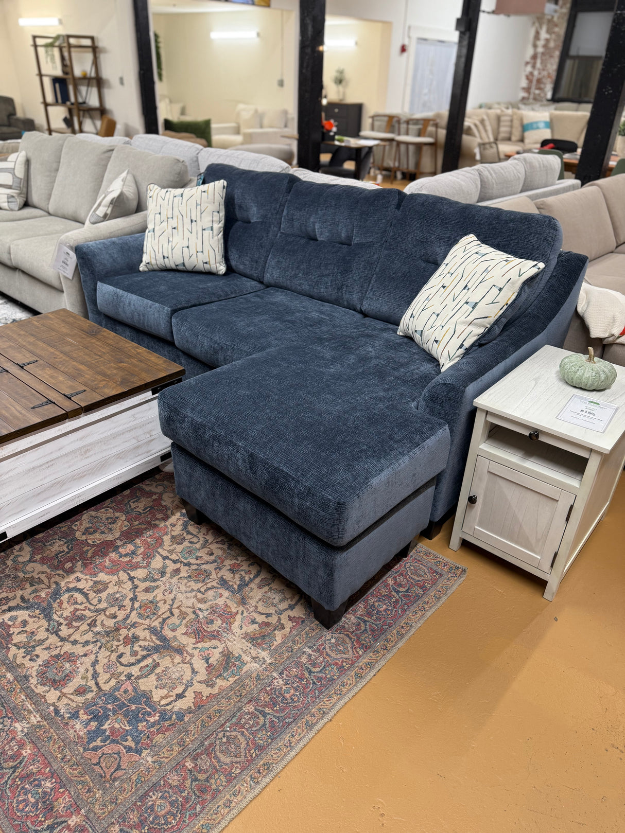 Chesapeake Bay Sofa w/Reversible Chaise (Blue)