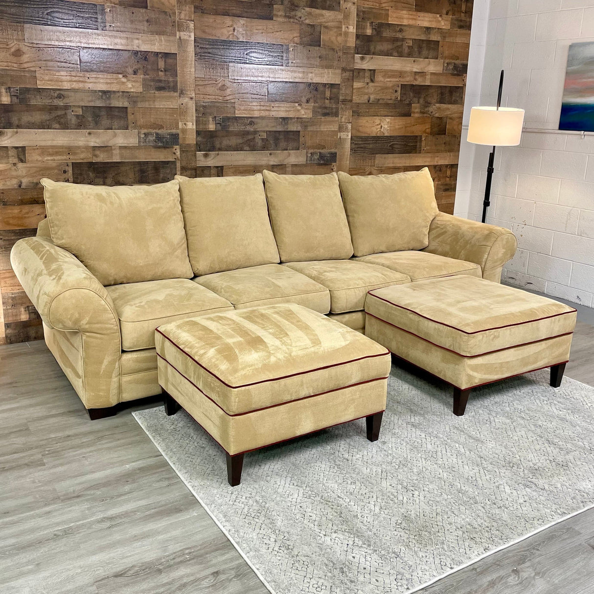 Bassett Cameron 2pc Sectional Sofa w/4 Ottomans - Pull Up A Couch