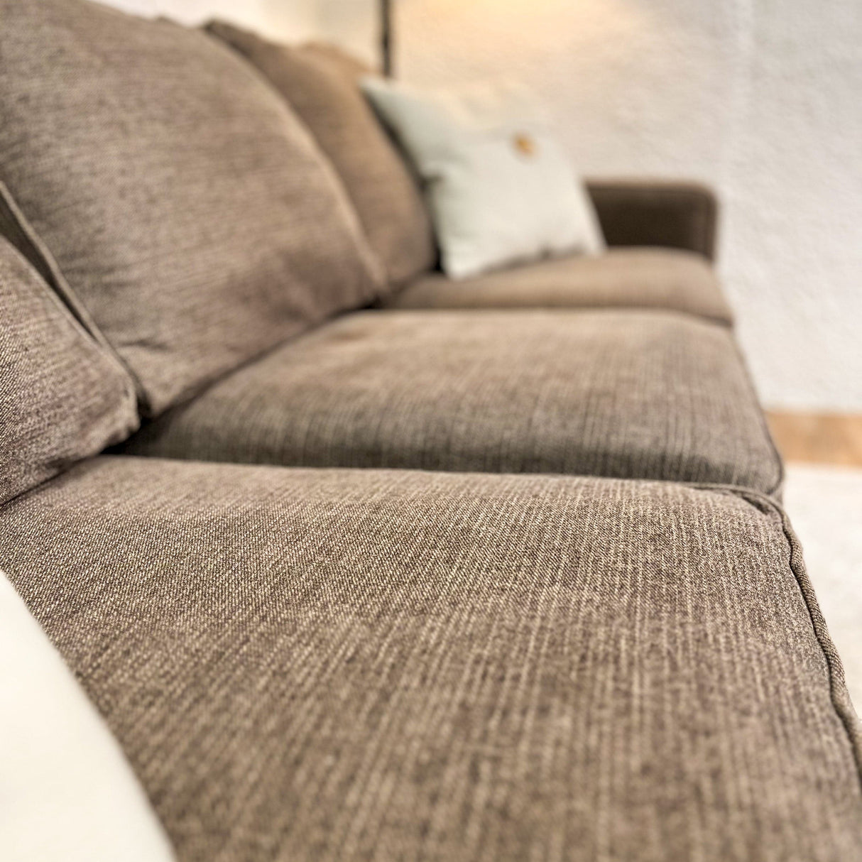 La-Z-Boy Meyer 3-seat Sofa - Pull Up A Couch