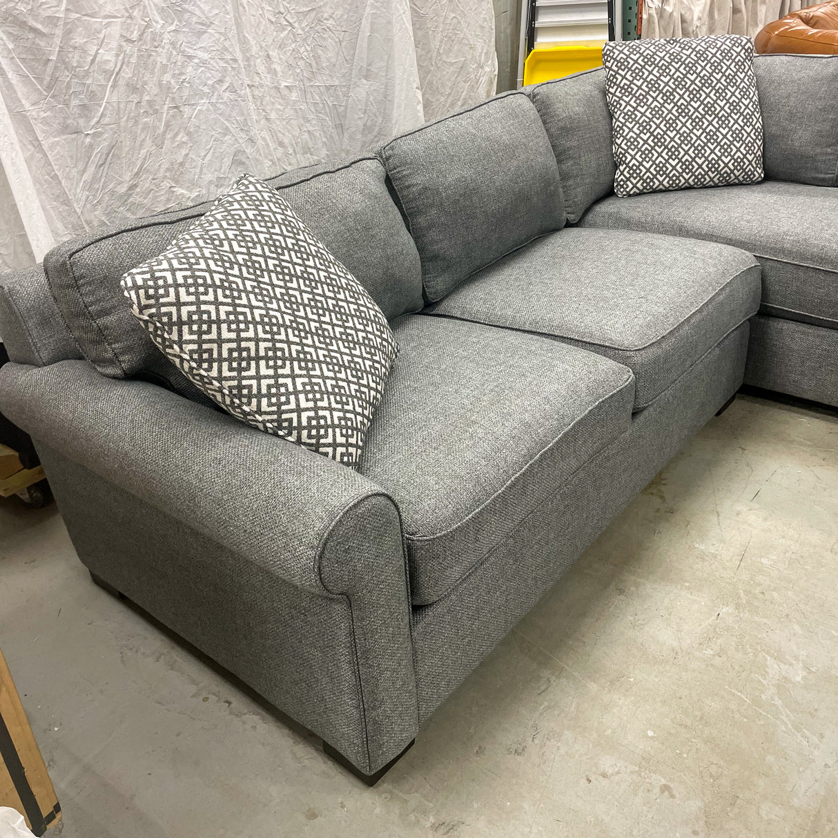 Gray MaxHome 2pc Sectional w/ Bumper Chaise