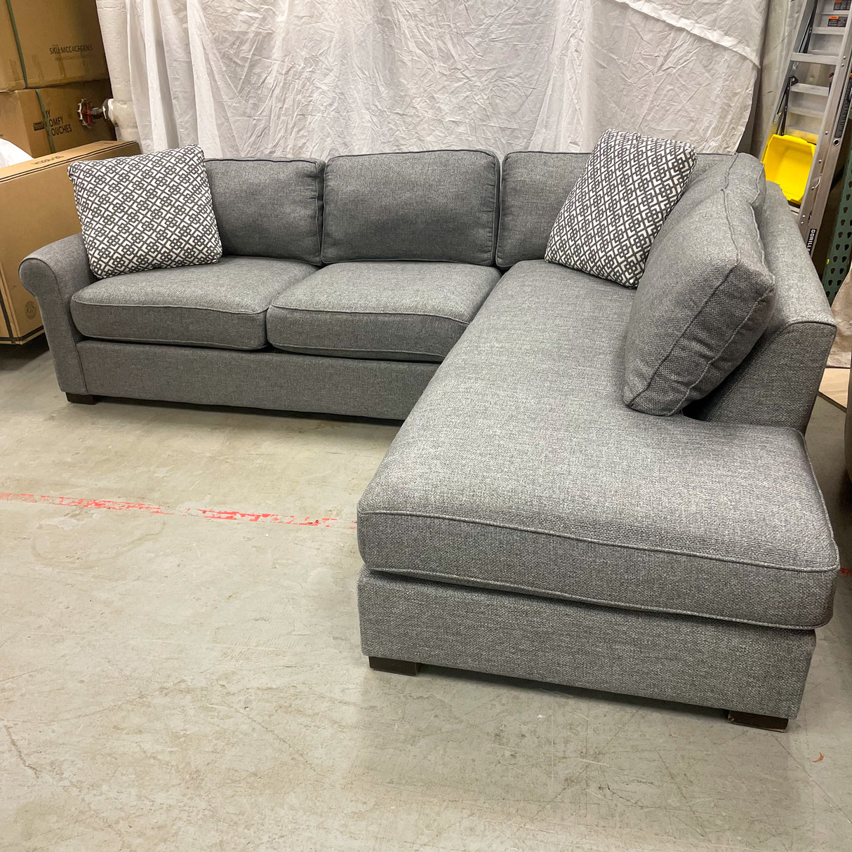 Gray MaxHome 2pc Sectional w/ Bumper Chaise