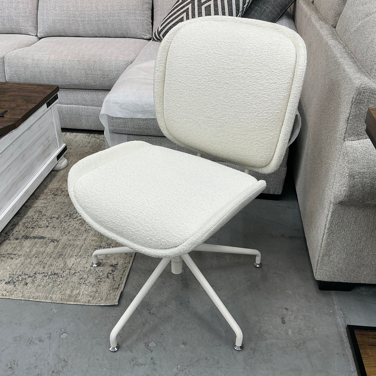 ARTICLE - Rya Office Chair (Boucle)