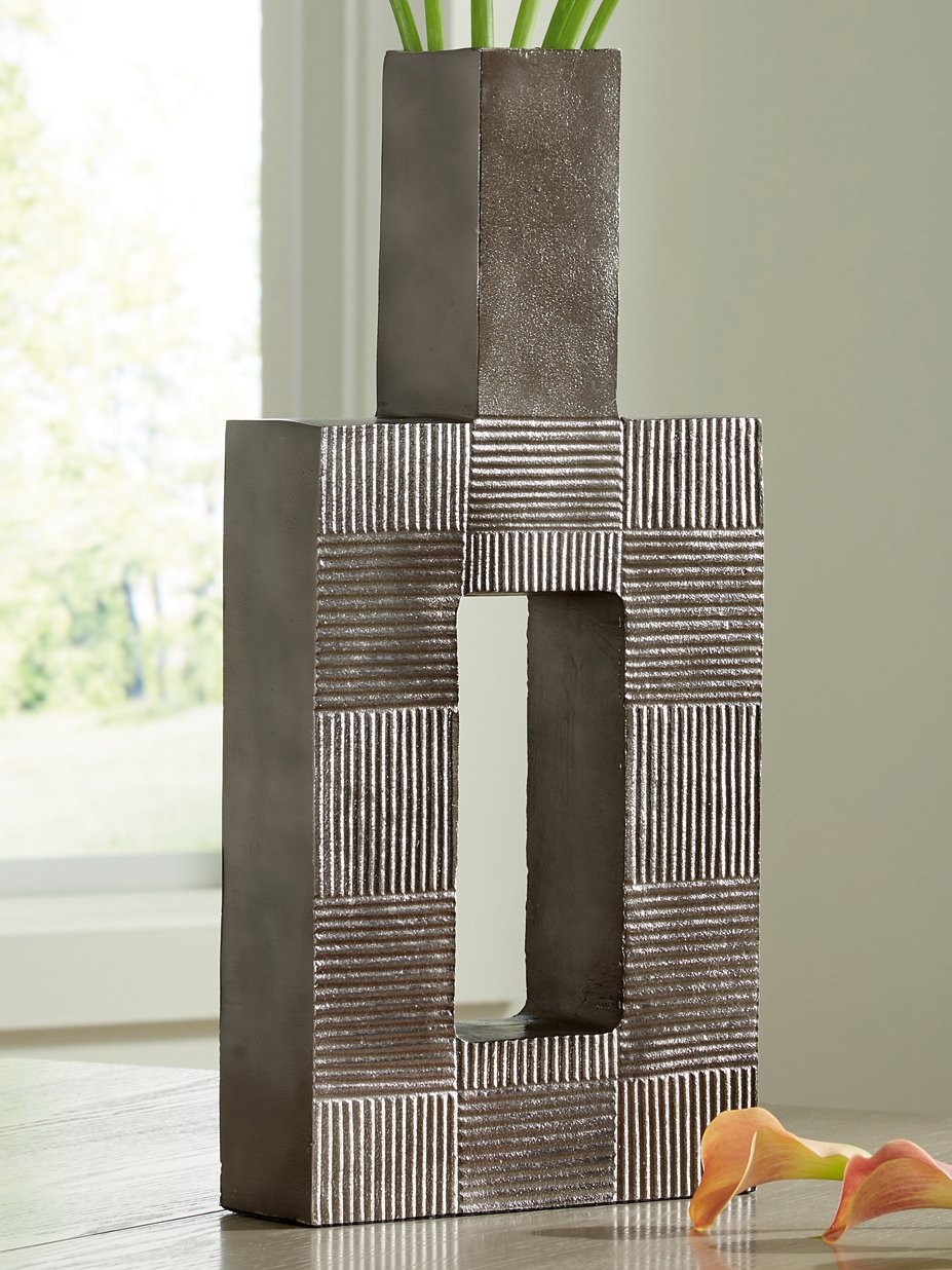 Wrengrove Vase - Pull Up A Couch