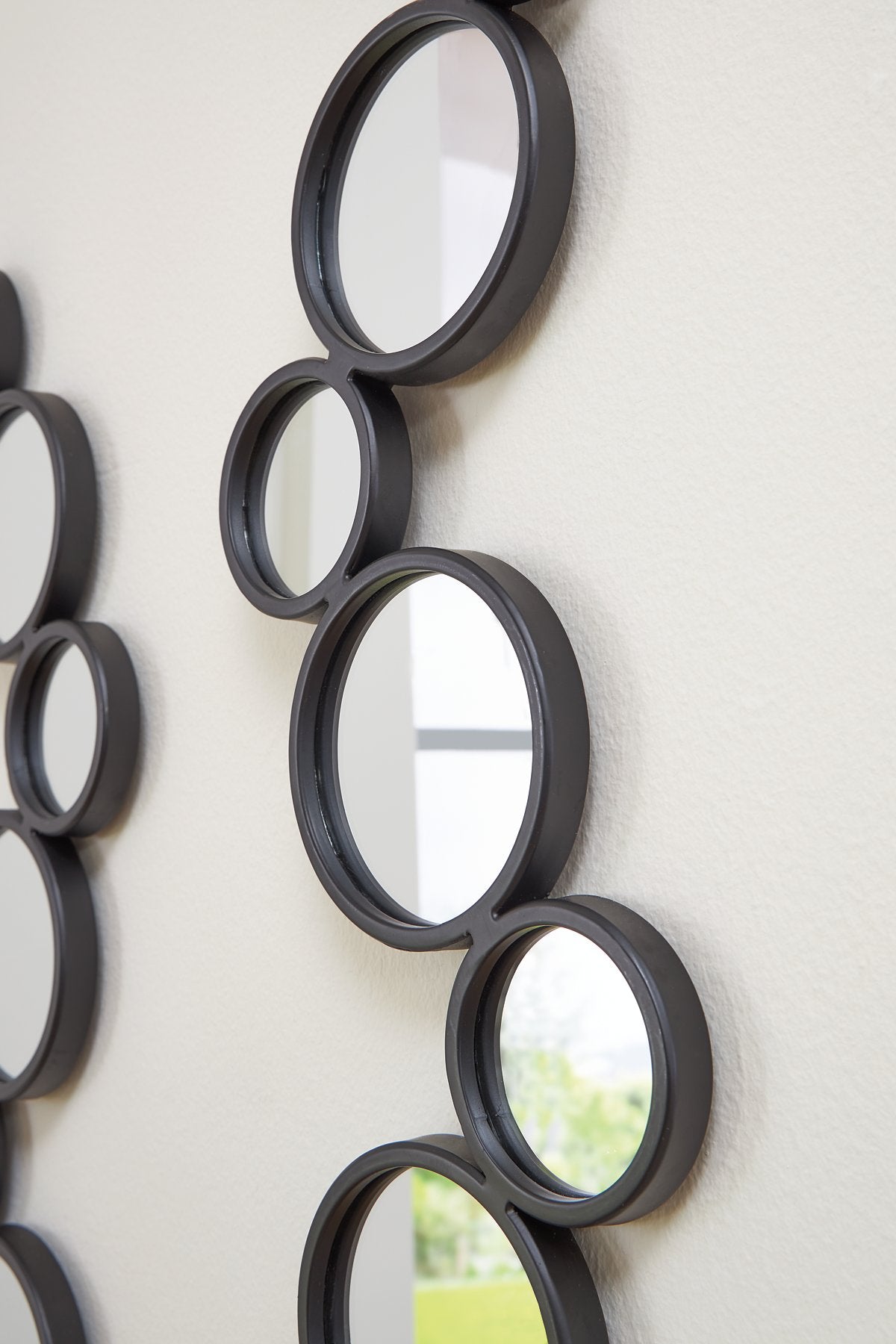 Vinler Accent Mirror Set (Set of 2) - Pull Up A Couch