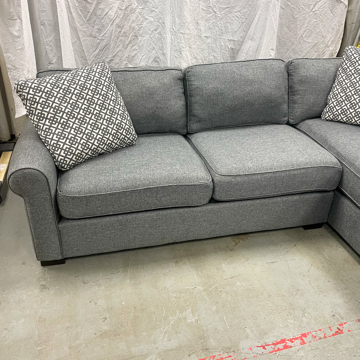 Gray MaxHome 2pc Sectional w/ Bumper Chaise