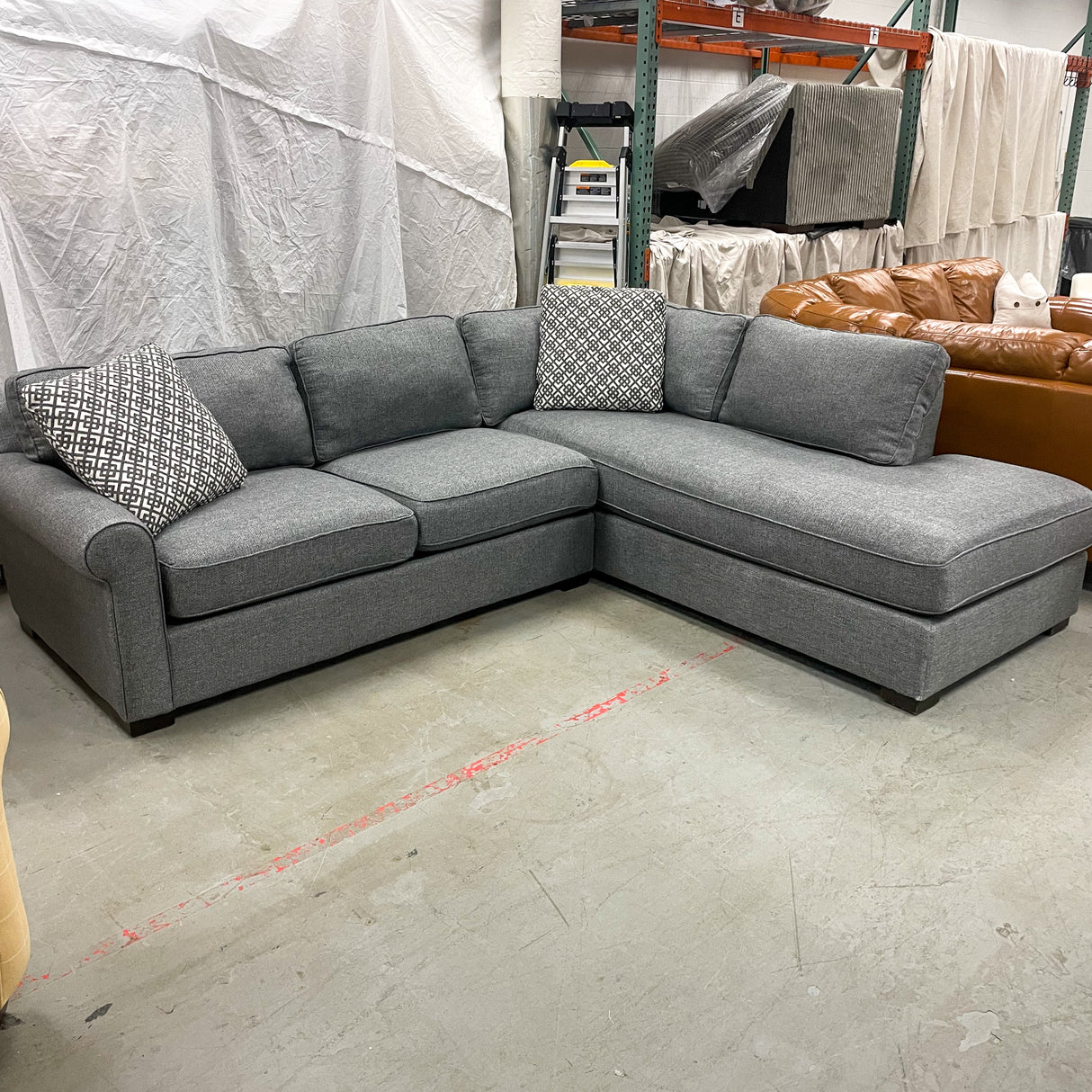 Gray MaxHome 2pc Sectional w/ Bumper Chaise