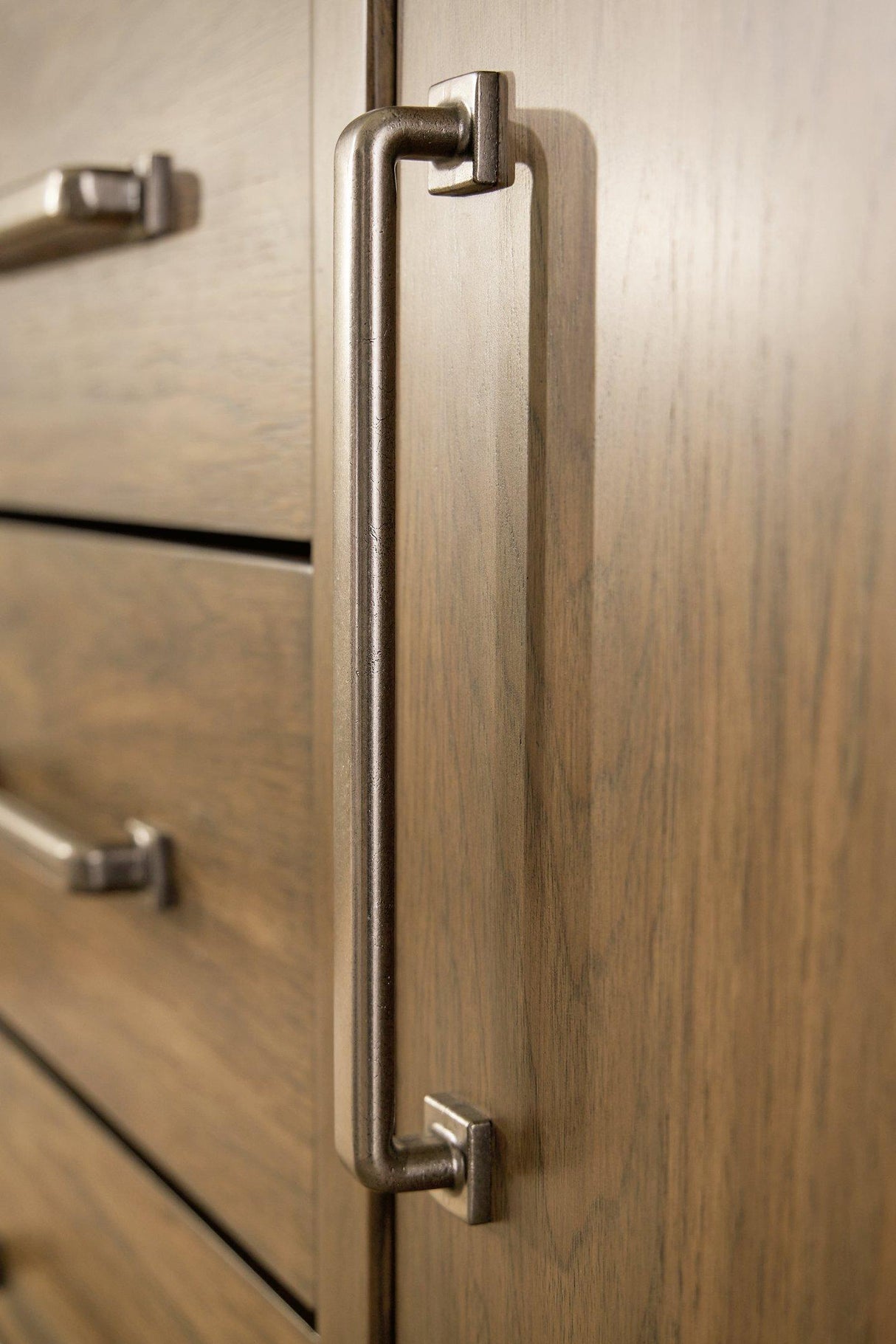 Cabalynn Dining Server - Pull Up A Couch