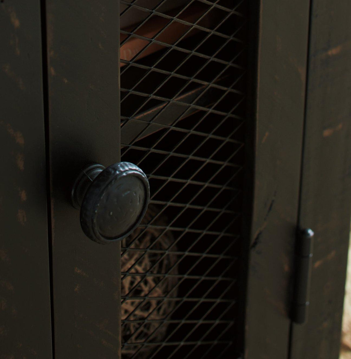 Valebeck Table Set - Pull Up A Couch