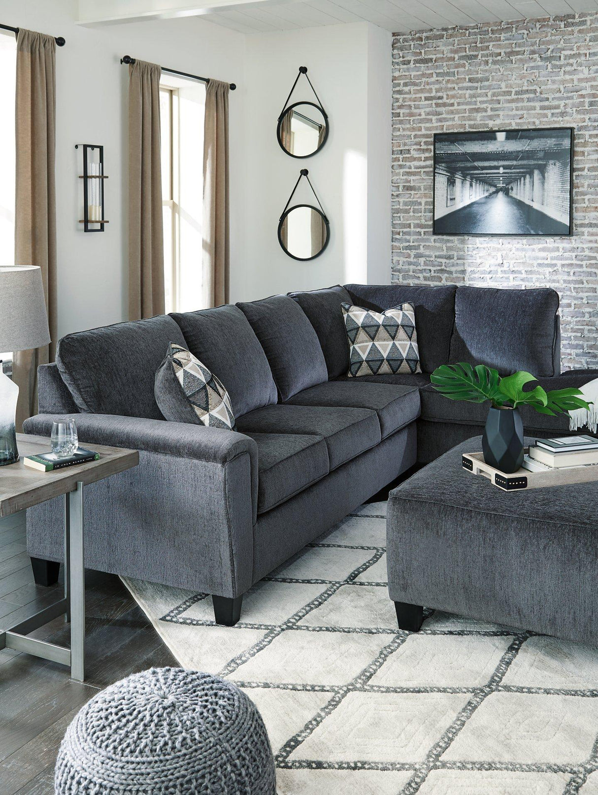 Abinger 2-Piece Sectional w/ Left Bumper Chaise
