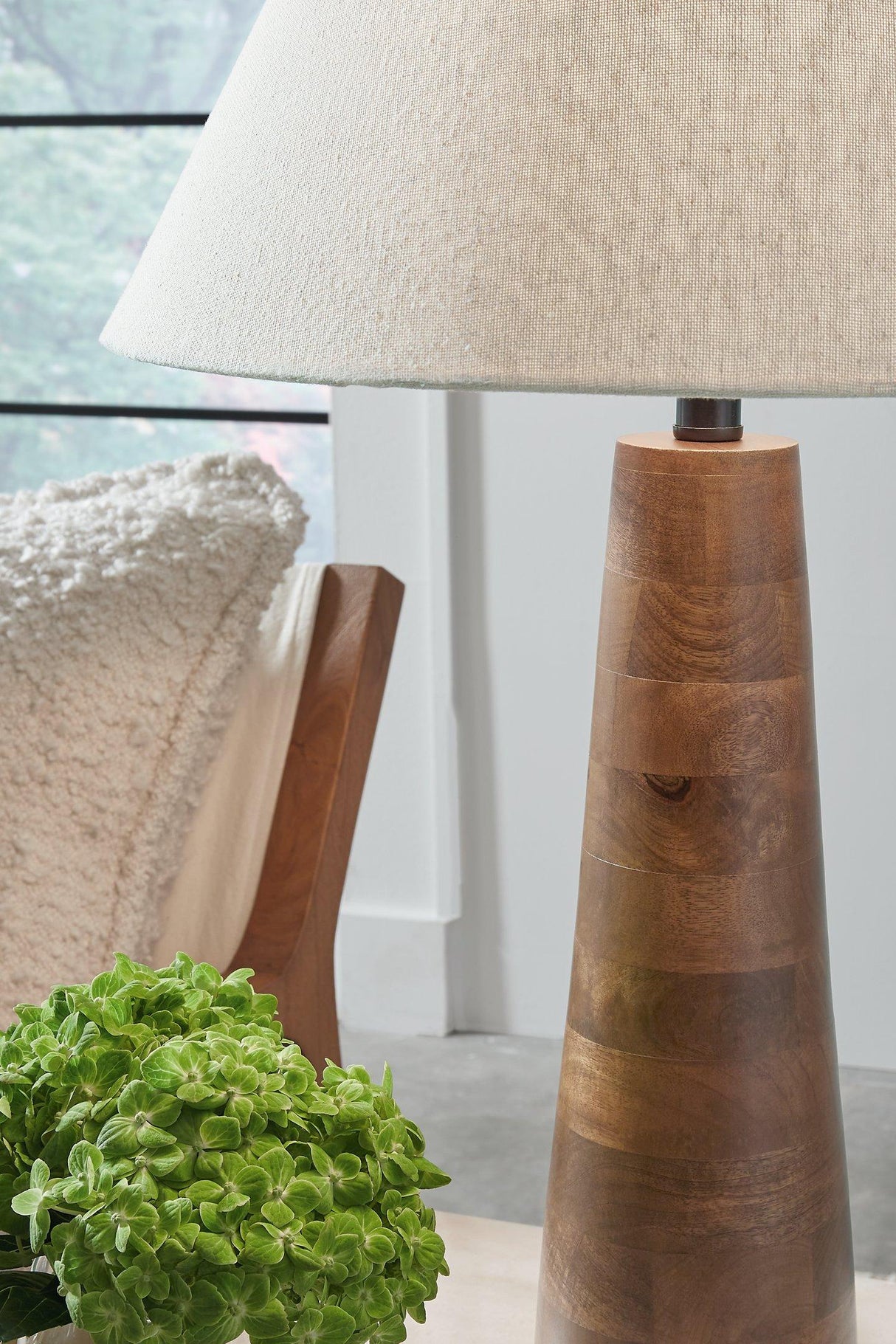 Danset Lamp Set - Pull Up A Couch