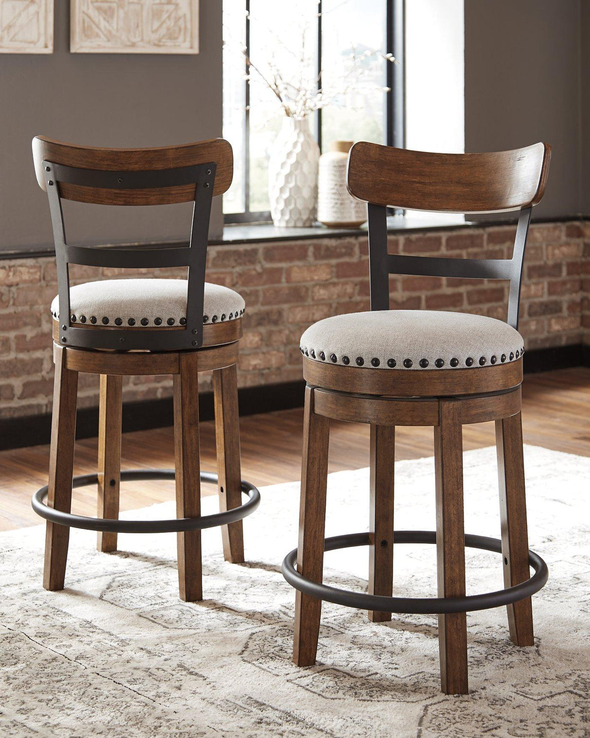 Valebeck Counter Height Bar Stool - Pull Up A Couch