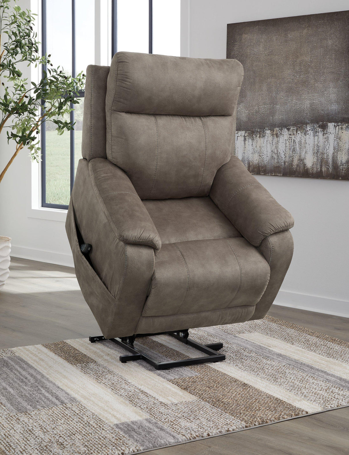 Crestmeade Power Lift Recliner - Pull Up A Couch