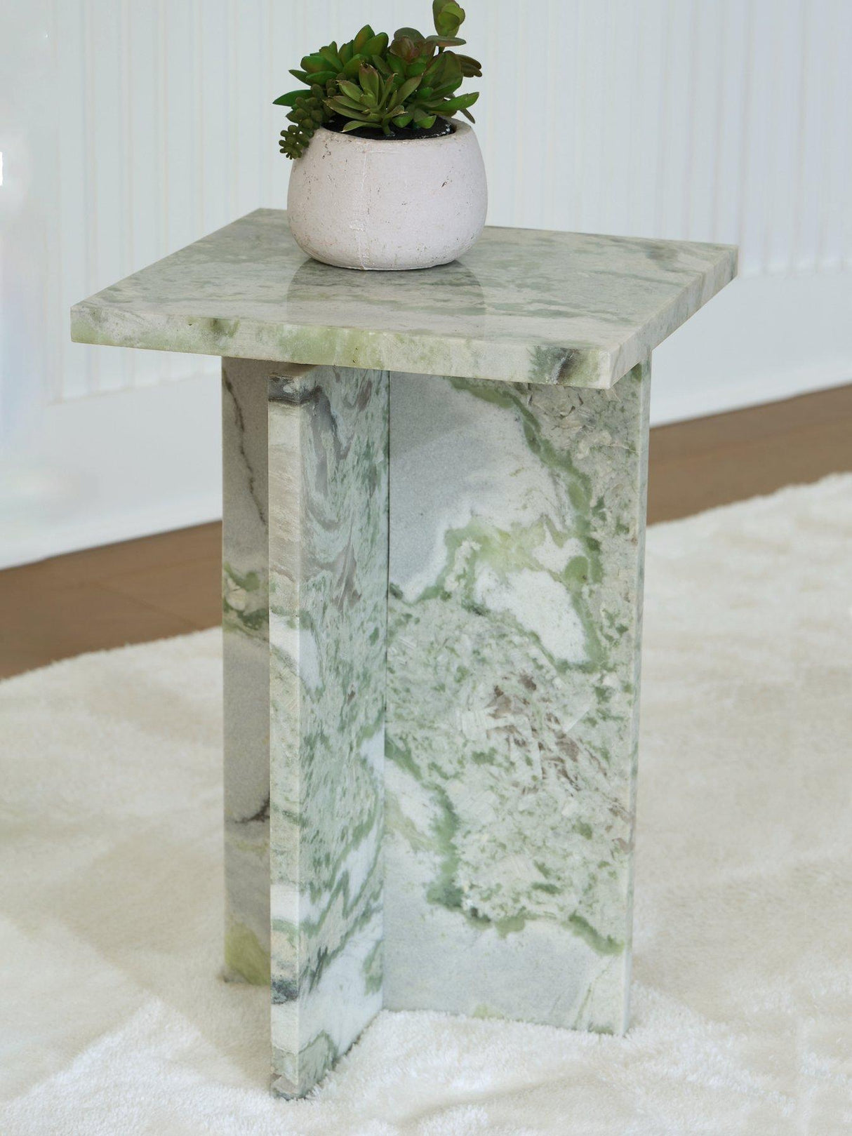 Deaconwell Accent Table - Pull Up A Couch