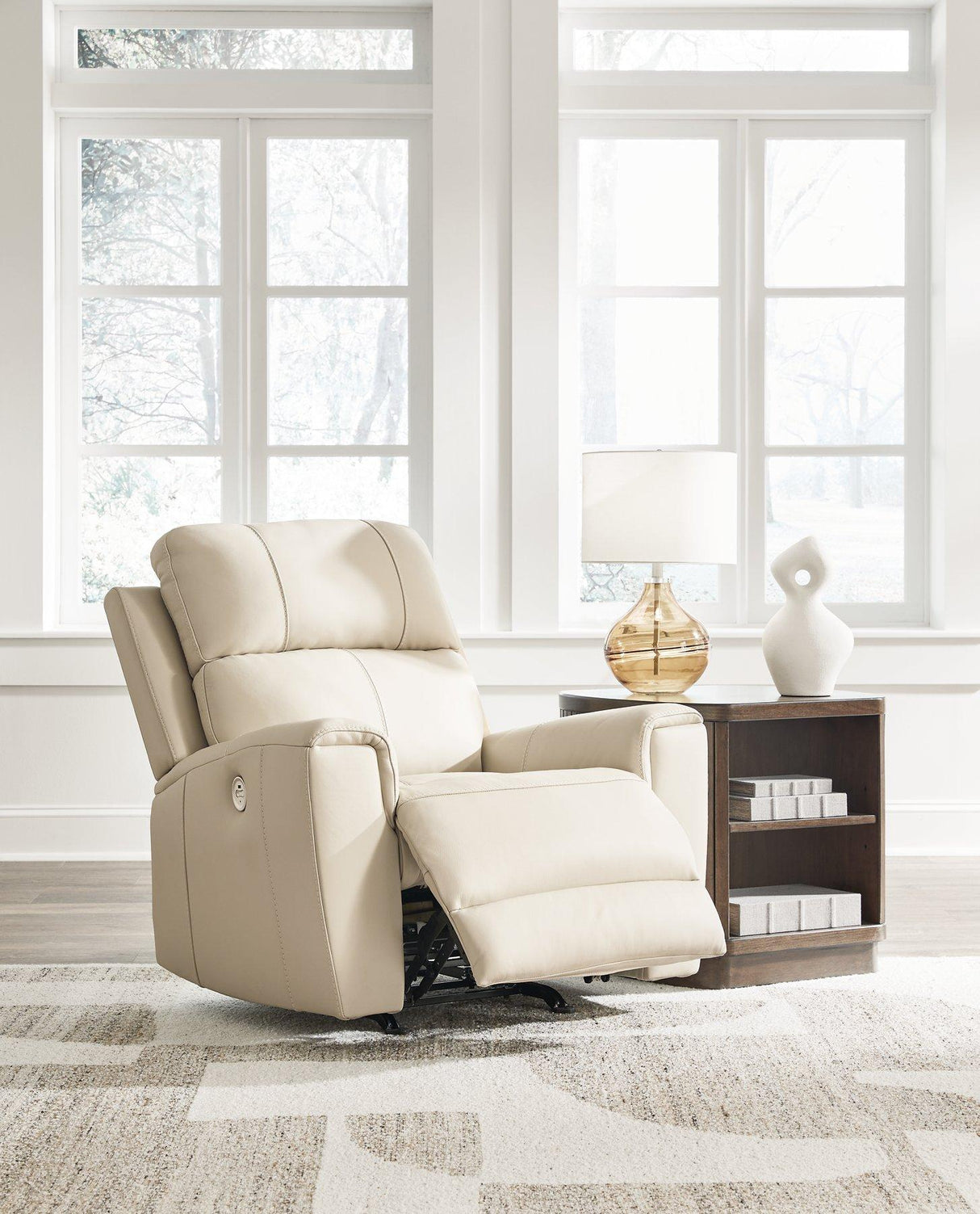 Dahlmoore Power Recliner - Pull Up A Couch