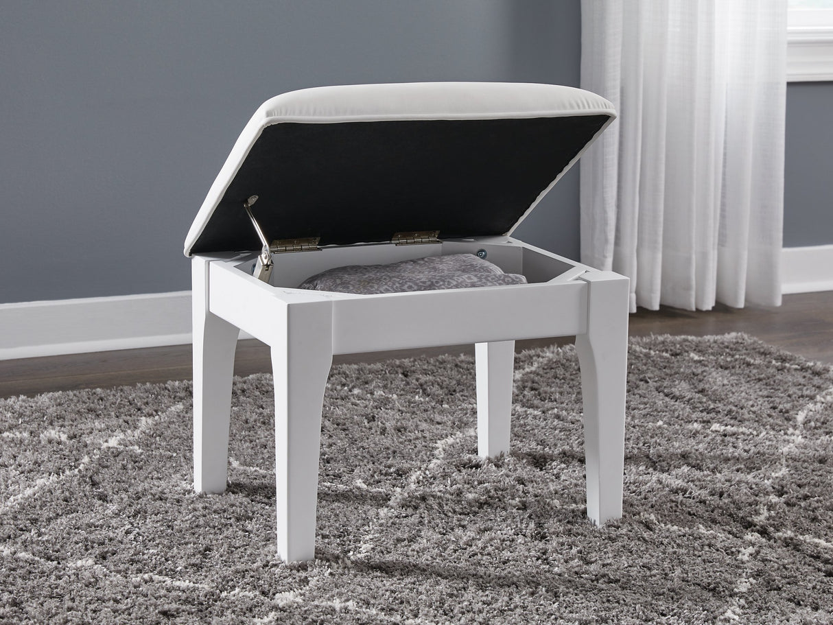 Chalanna Vanity Stool - Pull Up A Couch
