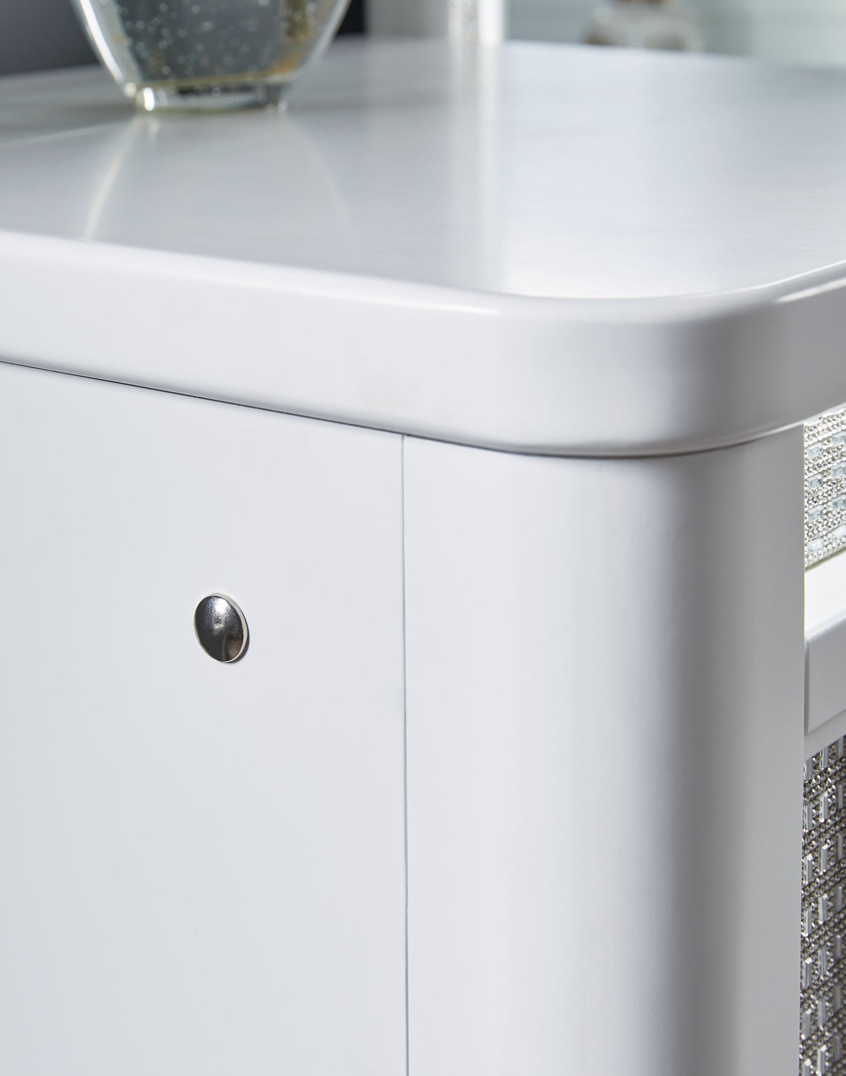 Chalanna Vanity with Mirror - Pull Up A Couch