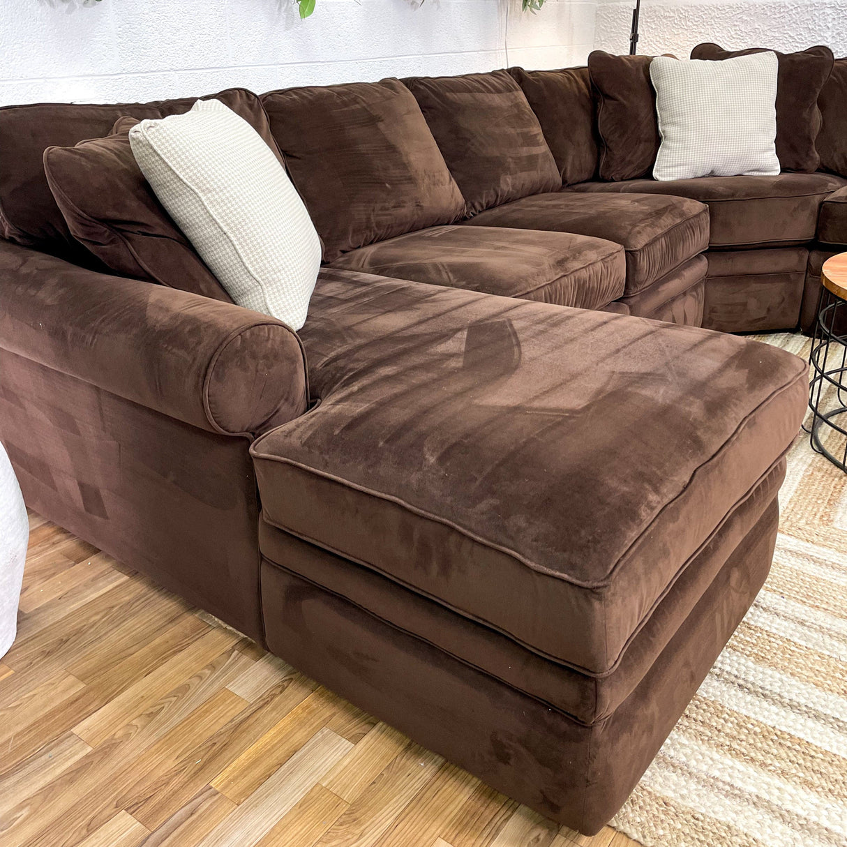 La-z-boy 5pc Sectional w/Chaise and Wedge - Pull Up A Couch