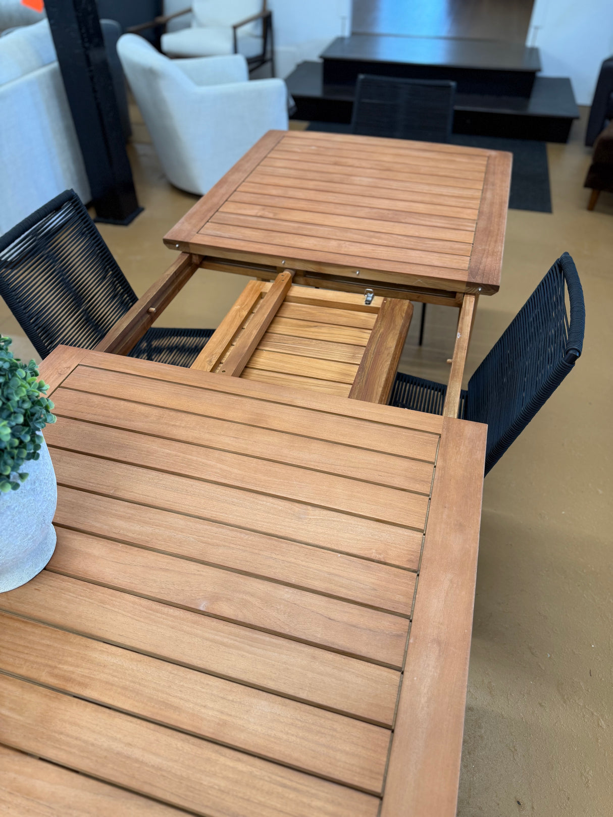 ARTICLE -Marol 76.5" - 95.5" Outdoor Extendable Dining Table - Bronze Teak