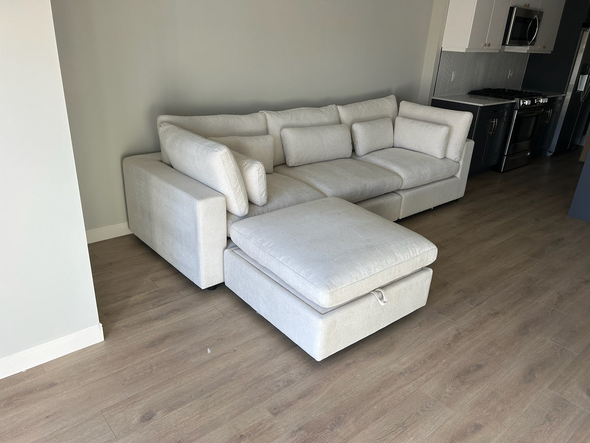Serenity Cloud 4pc Sectional w/Storage Ottoman - Pull Up A Couch