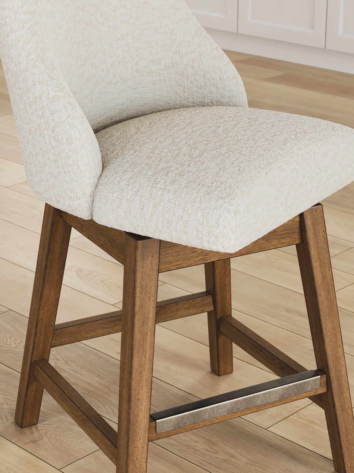 Cabalynn Counter Height Barstool - Pull Up A Couch