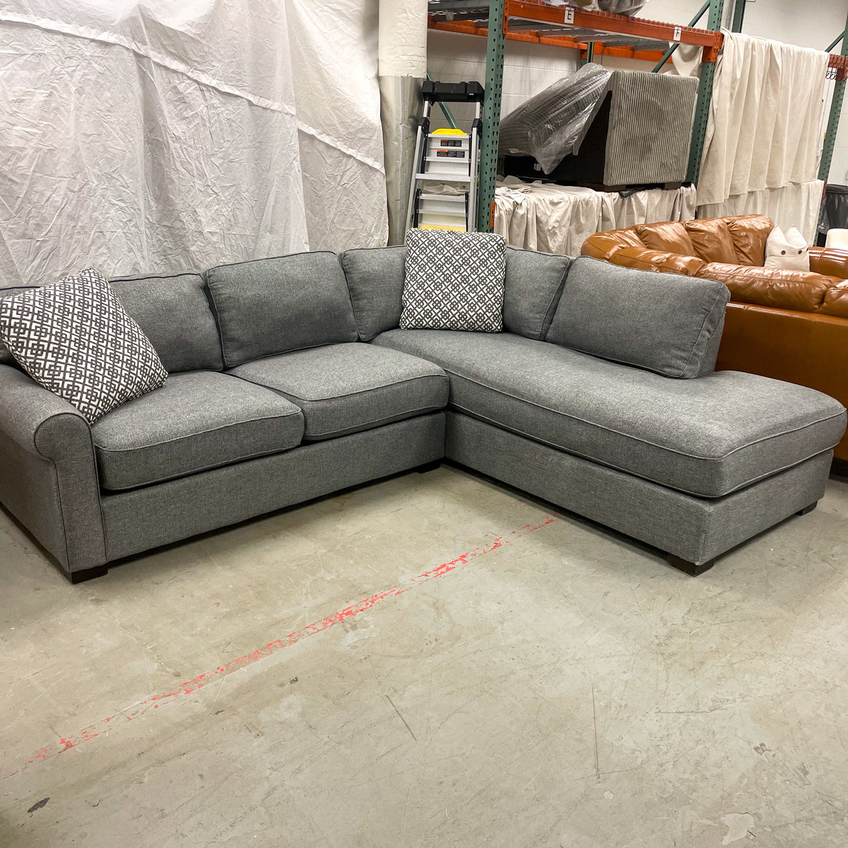 Gray MaxHome 2pc Sectional w/ Bumper Chaise