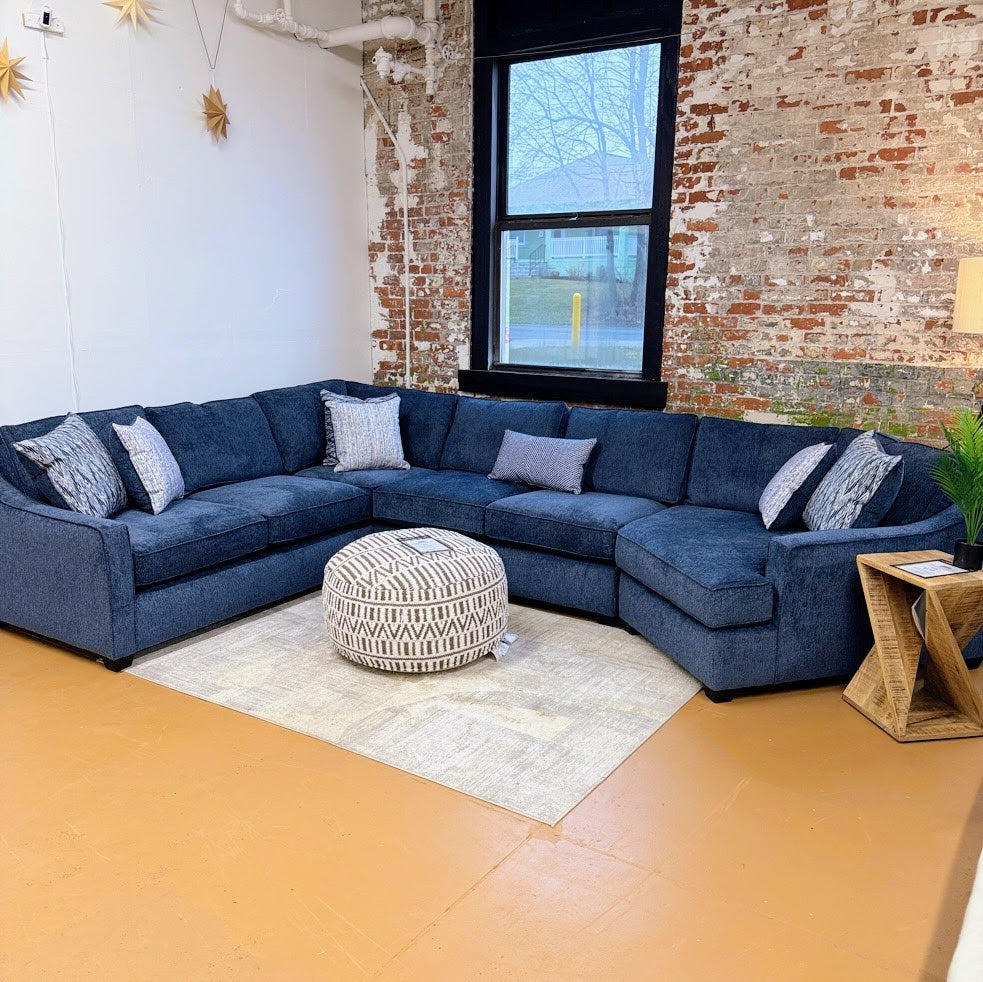 Fairhaven 3pc Sectional w/ Cuddler