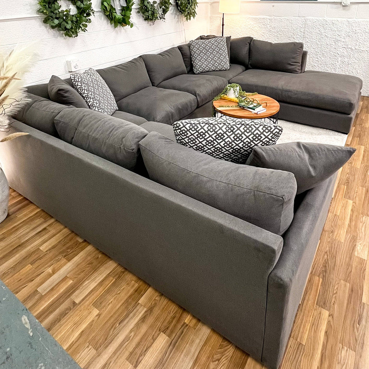 Scandinavian Designs 3pc Sectional w/Chaise - Pull Up A Couch