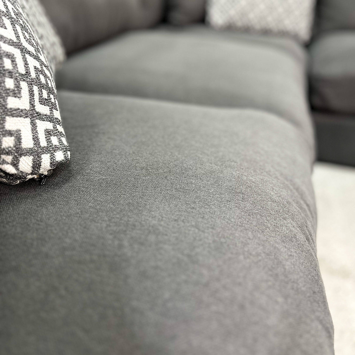 Scandinavian Designs 3pc Sectional w/Chaise - Pull Up A Couch