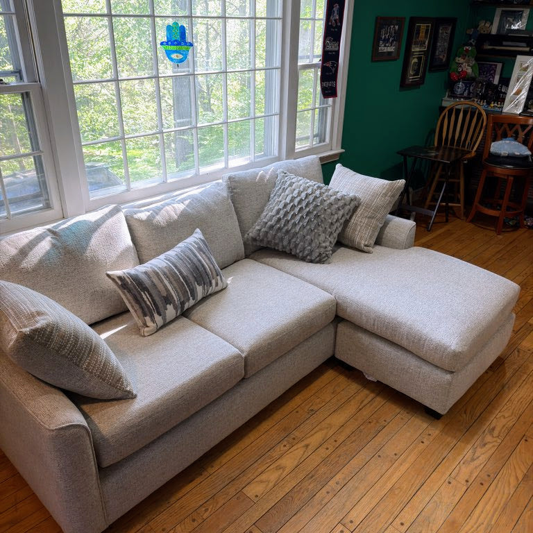 Mayfield Sectional w/ Reversible Chaise