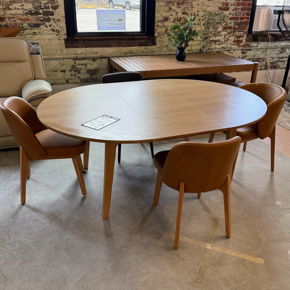 ARTICLE - Plumas Extendable Dining Table (White Oak)