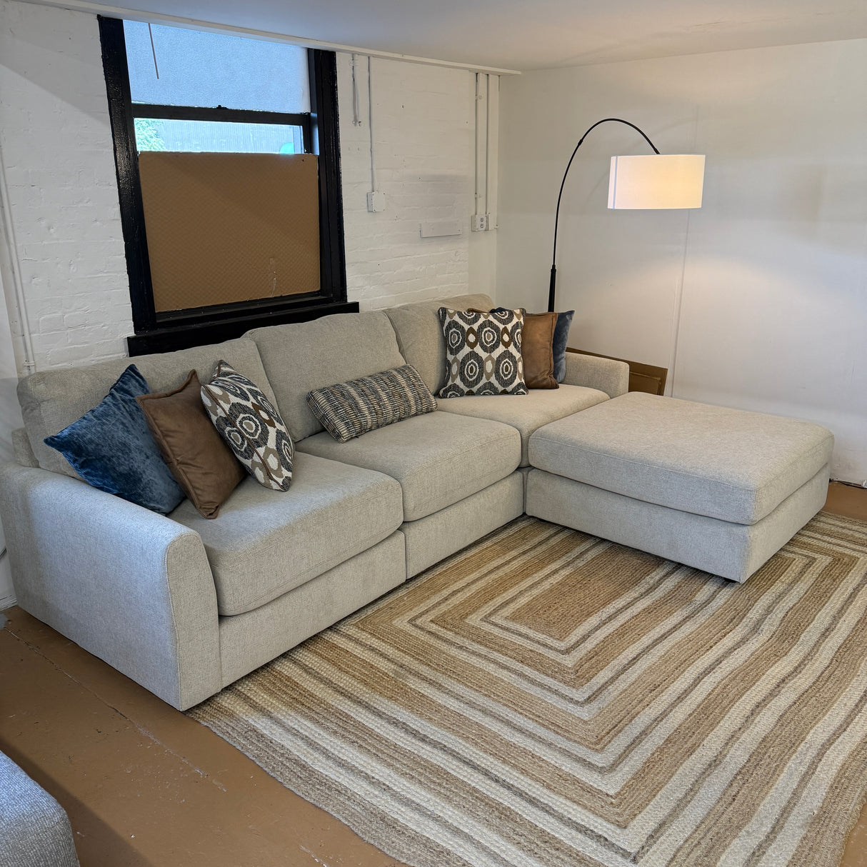 Sequoia Sectional w/ Chaise (3pc + Ottoman)