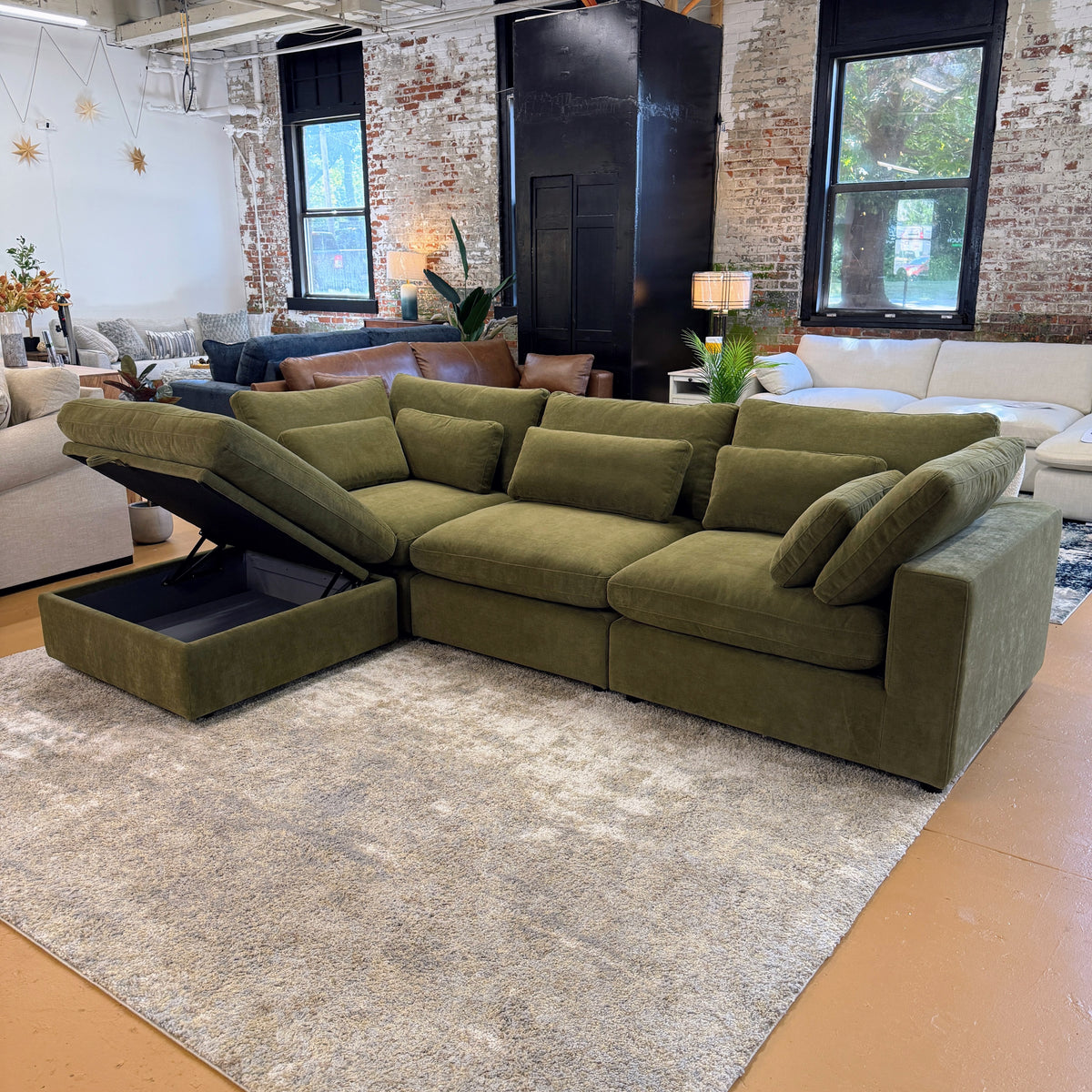 Serenity Cloud Sectional w/Storage Ottoman (4pc)