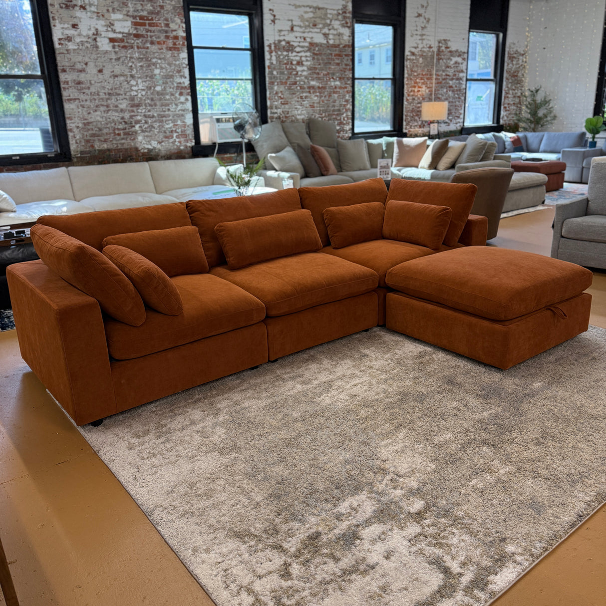 Serenity Cloud Sectional w/Storage Ottoman (4pc)