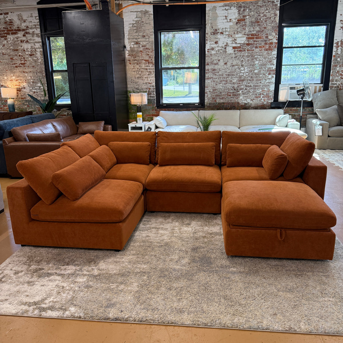 Serenity Cloud Sectional w/Storage Ottoman (5pc)