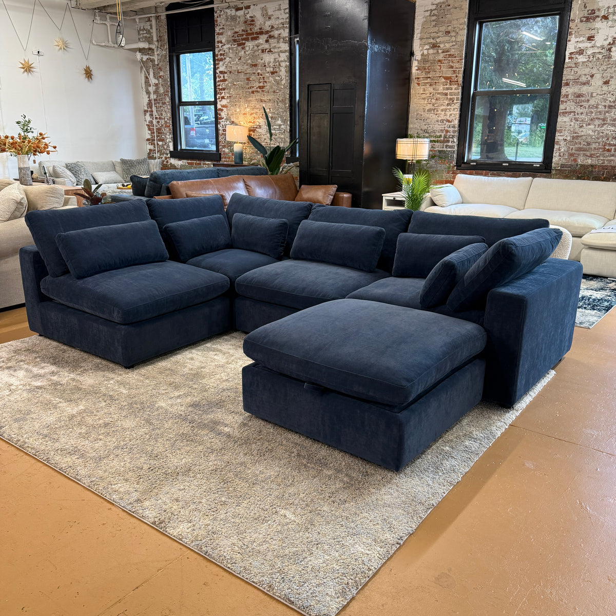 Serenity Cloud Sectional w/Storage Ottoman (5pc)