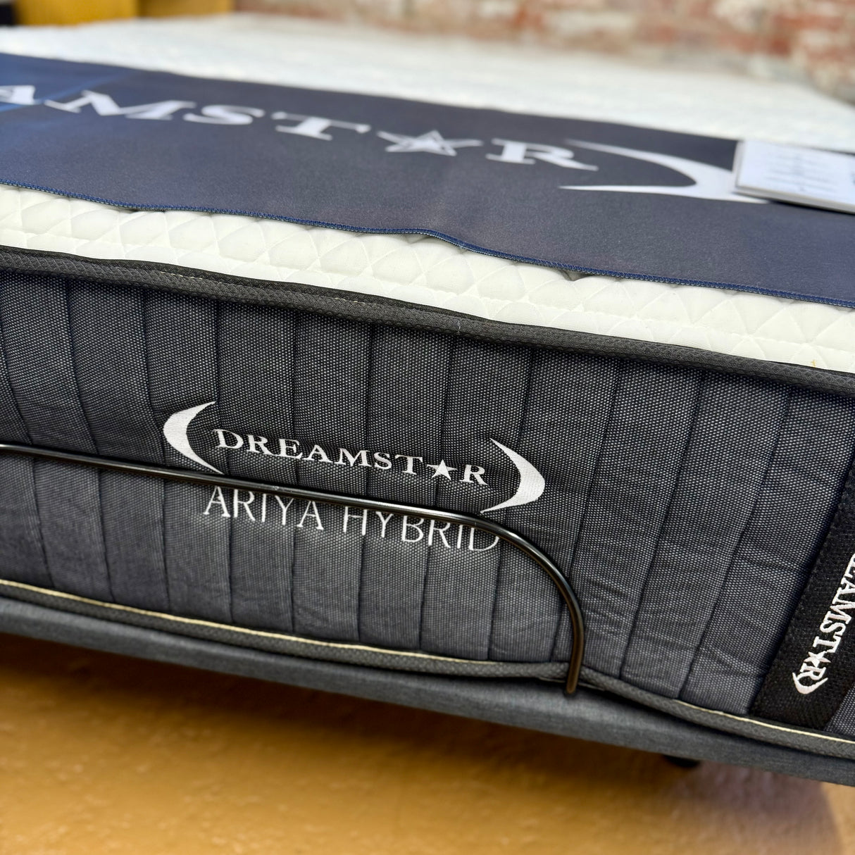 Ariya Hybrid 13" Tight Top Mattress (Medium-Firm)