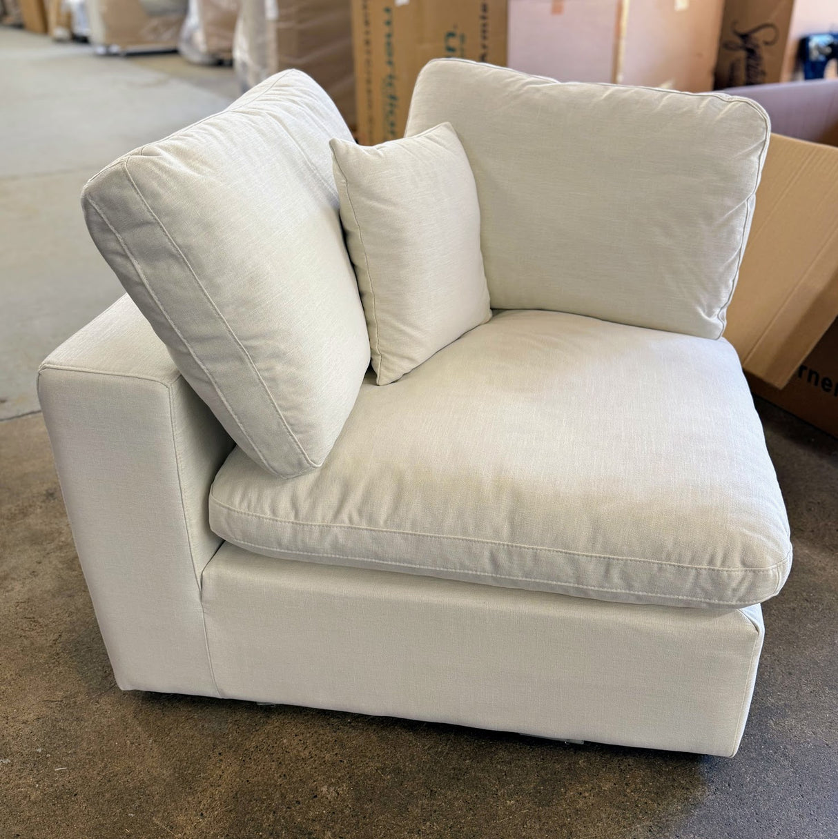 Meridian - 4pc Modular Sectional w/Textured Linen