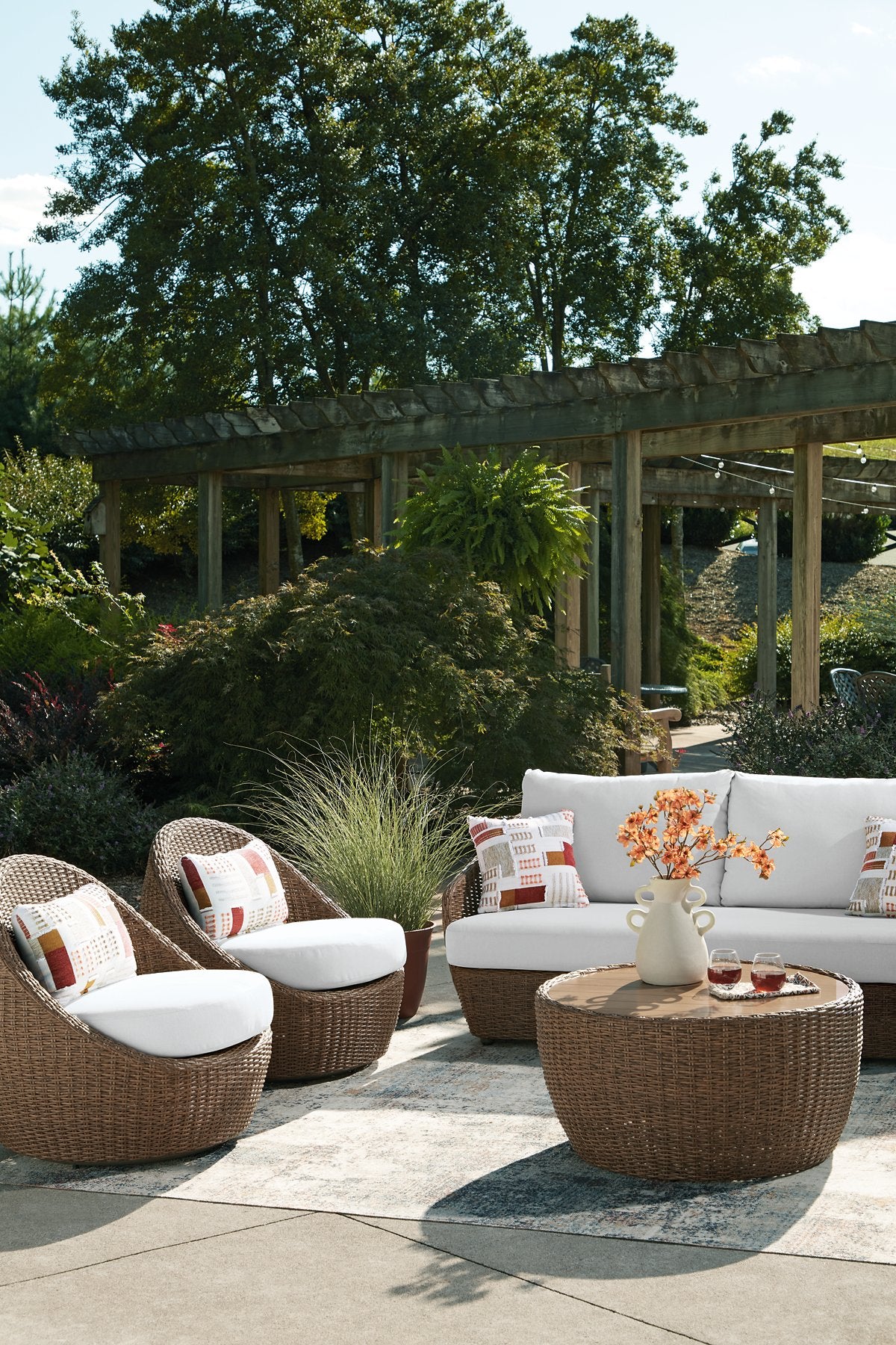 Double Point Outdoor Seating Set - Pull Up A Couch