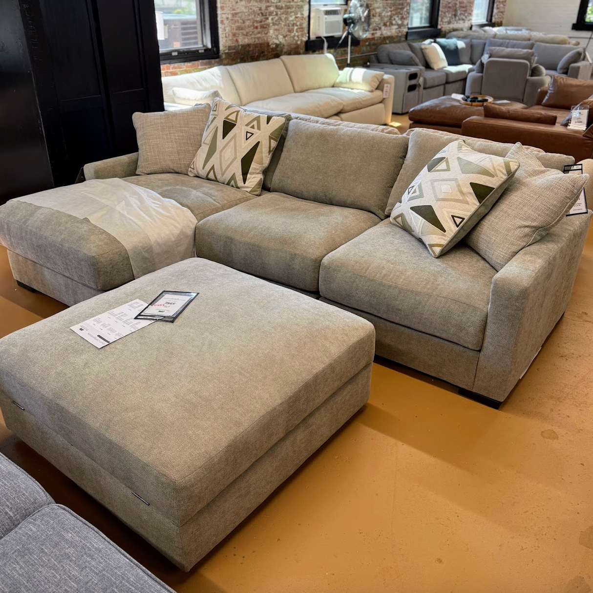 Riverview Sectional Sofa w/ Chaise (3pc) - Pull Up A Couch