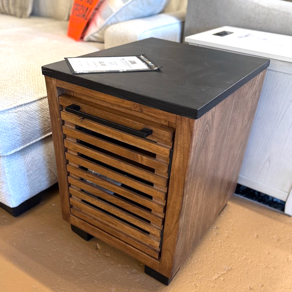 Kallari Chairside End Table - Pull Up A Couch