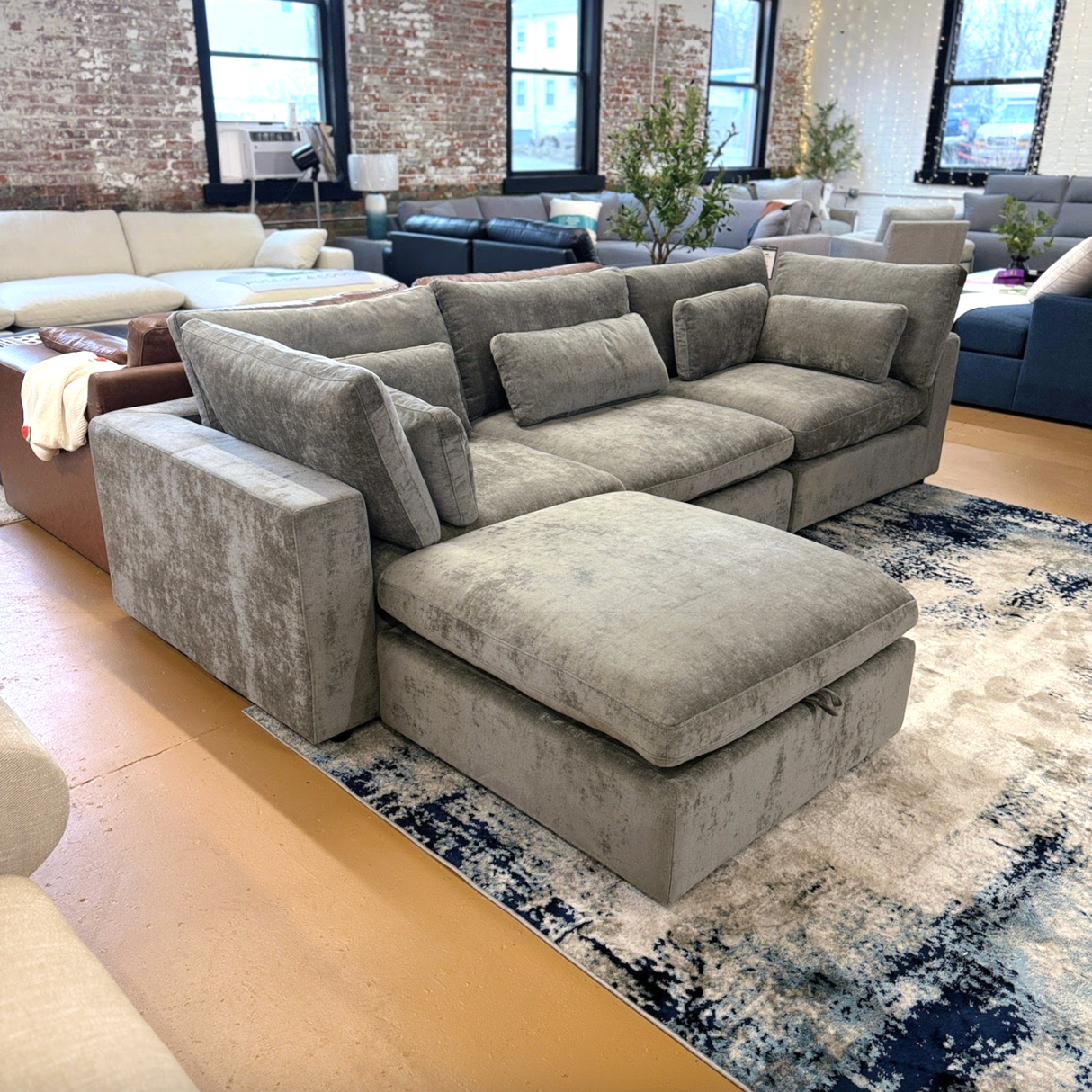 Serenity Cloud 4pc Sectional w/Storage Ottoman - Pull Up A Couch