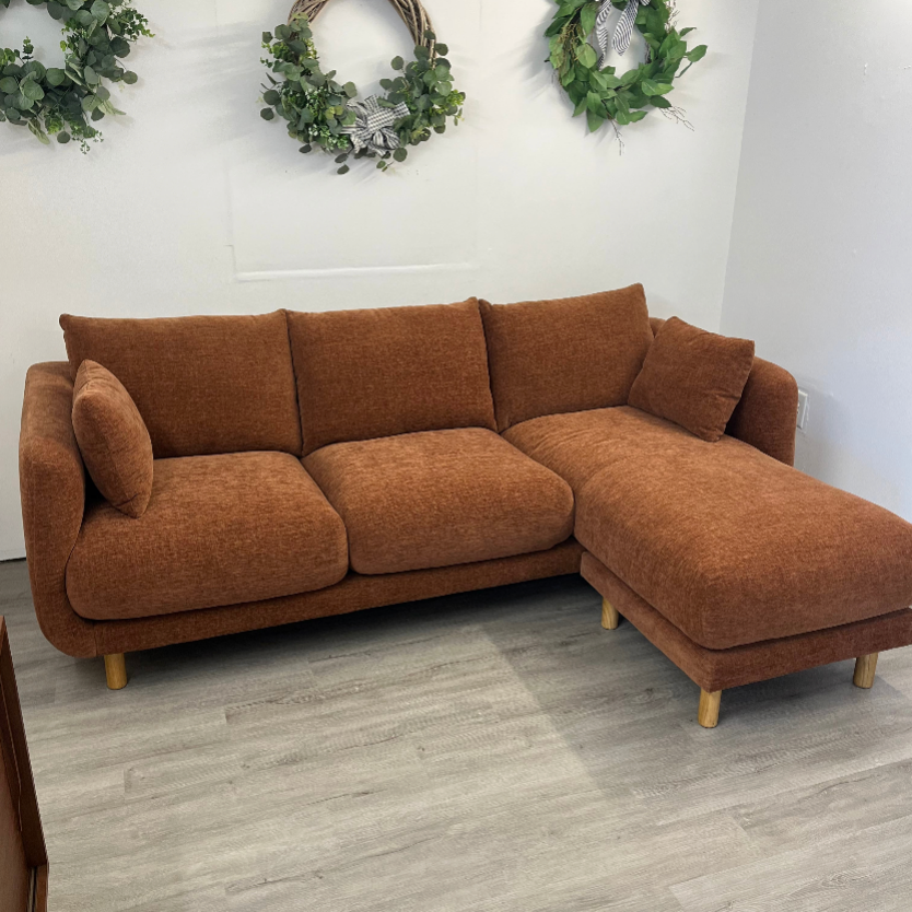 90" Sectional w/ Reversible Chaise (Hestia Caramel) - Pull Up A Couch