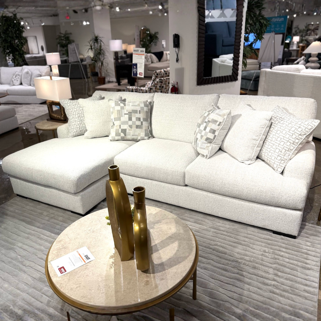 Ashbourne Sectional w/ Chaise (2pc)