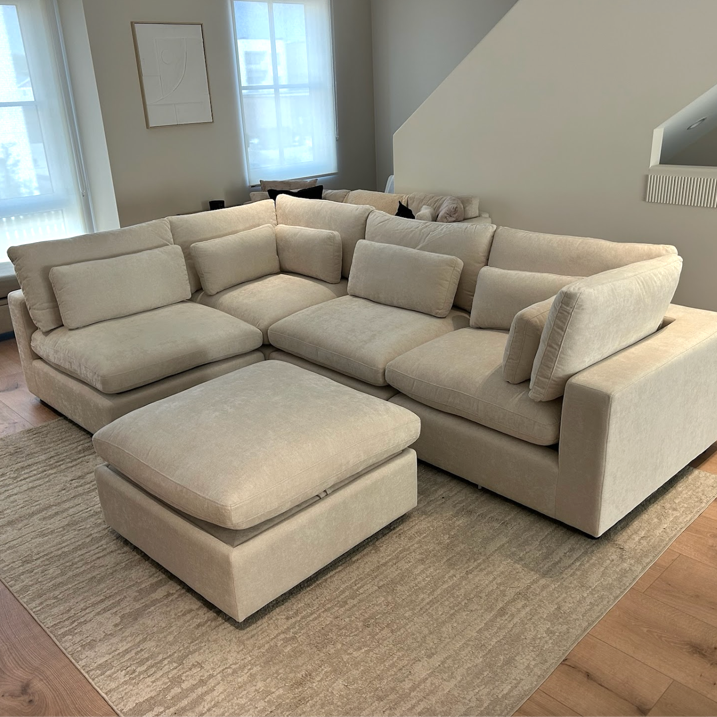 Serenity Cloud 5pc Sectional w/Storage Ottoman