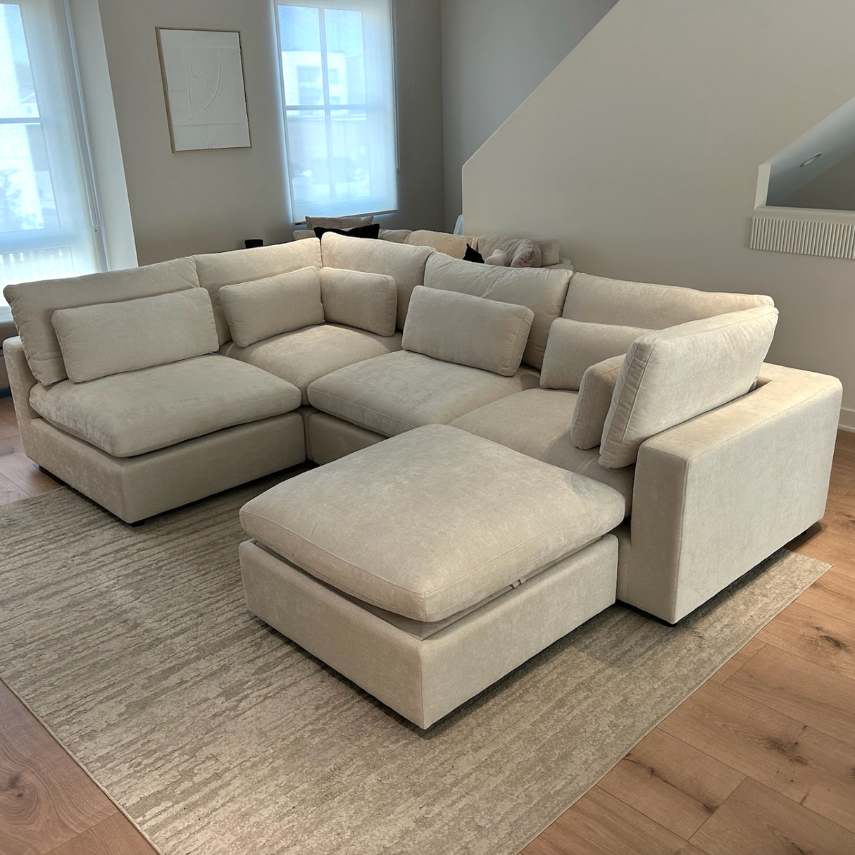 Serenity Cloud 5pc Sectional w/Storage Ottoman