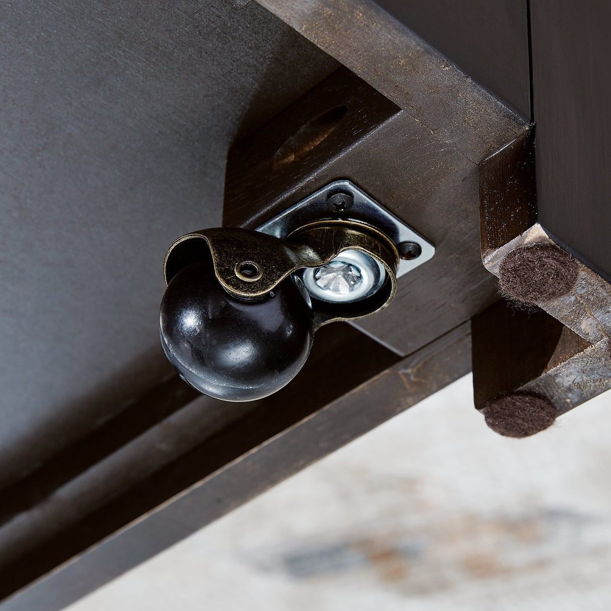 Drazmine Lift-Top Coffee Table - Pull Up A Couch